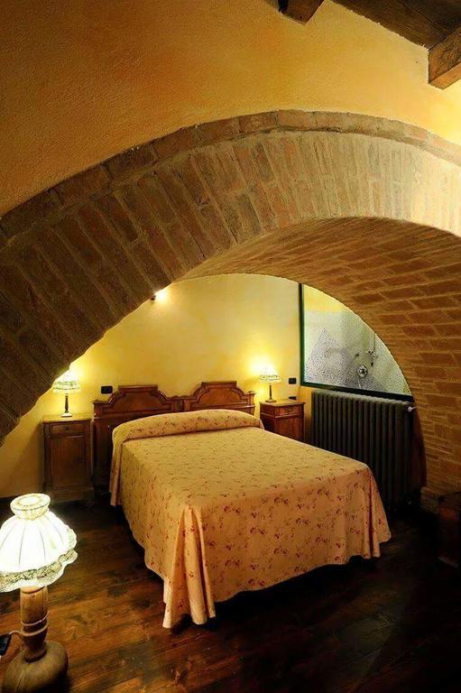 Agriturismo La Fenice Tole エクステリア 写真